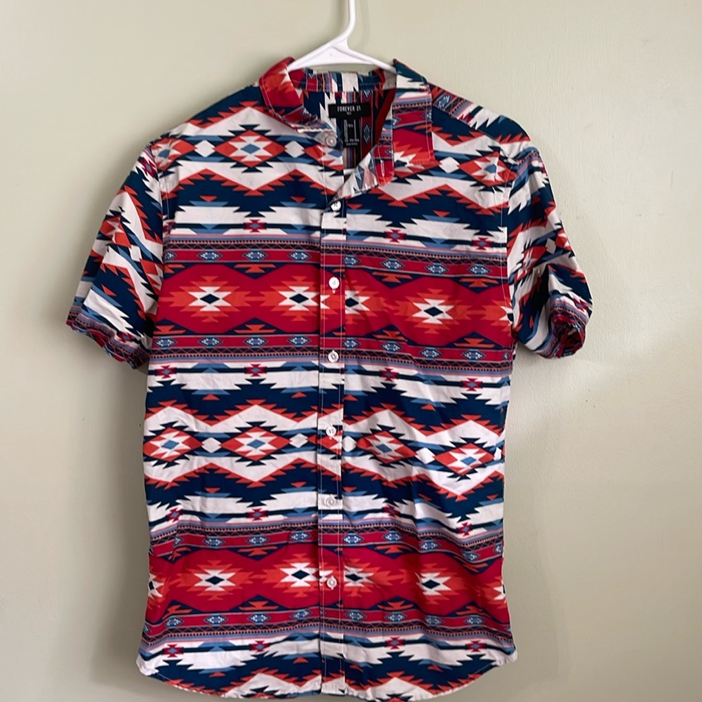 Forever 21 men’s small short sleeve Aztec print button up